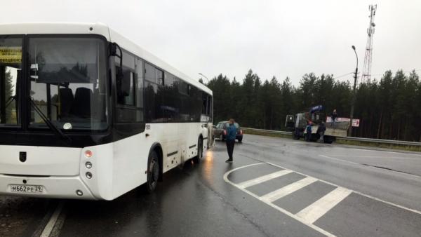 Под Архангельском новый рейсовый автобус столкнулся с «МАЗом»