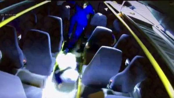 Кадры жестокой расправы с кондуктором автобуса попали в ленты архангельских СМИ