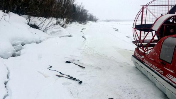 Рыбак на мотособаке провалился под лед в Архангельской области