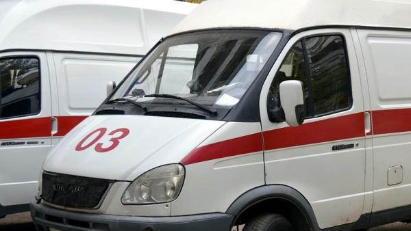 Неожиданный маневр легковушки привел к травме пациентки «скорой» в Архангельске
