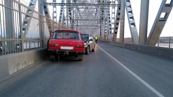 На жд-мосту Архангельска в результате ДТП погиб водитель «Москвича»