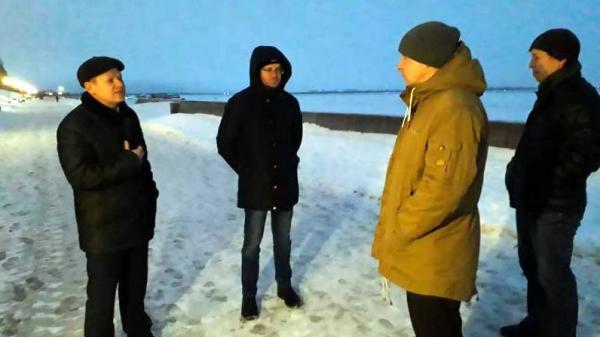 Сложилась ненормальная ситуация: замглавы Архангельска проверил уборку набережной