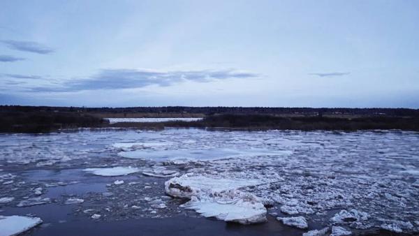 В Архангельской области голова ледохода уже подбирается к Красноборску