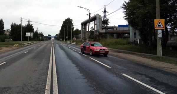 В Северодвинске водитель красной иномарки сбил железнодорожника на ЖД переезде