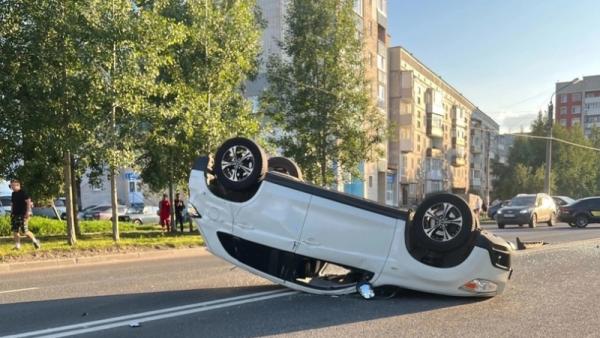 В Северодвинске перевернулся автомобиль в результате ДТП
