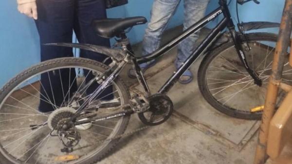 Полиция Архангельска задержала подозреваемую в краже велосипеда