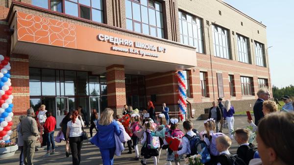 Новая школа-гигант сегодня открыла свои двери для учеников Архангельска