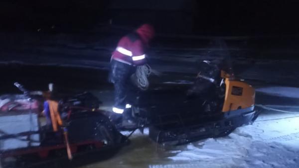 В Белом море двое рыбаков провалились под лед и едва не погибли 