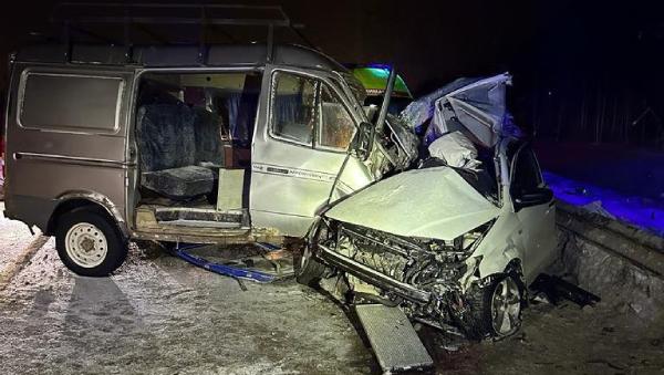 Машину полностью смяло: под Северодвинском погибли водитель и пассажир иномарки