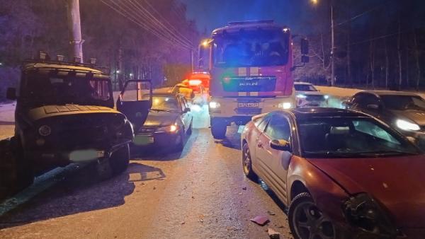 В Архангельске произошло массовое ДТП с шестью машинами: есть пострадавший