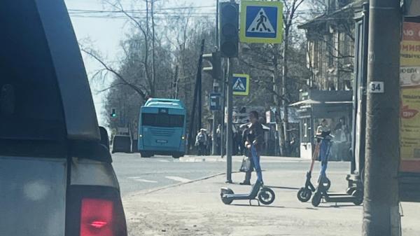 Архангельск снова в пробках: в центре города погас светофор