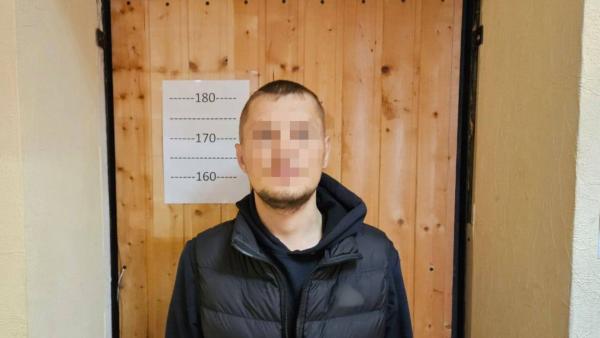 Вооруженного вымогателя денег у таксиста задержали под Архангельском