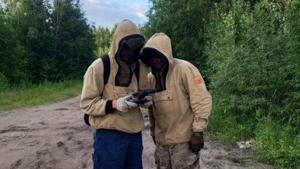 Пенсионера, застрявшего на болотах в Архангельской области, ищут вторые сутки