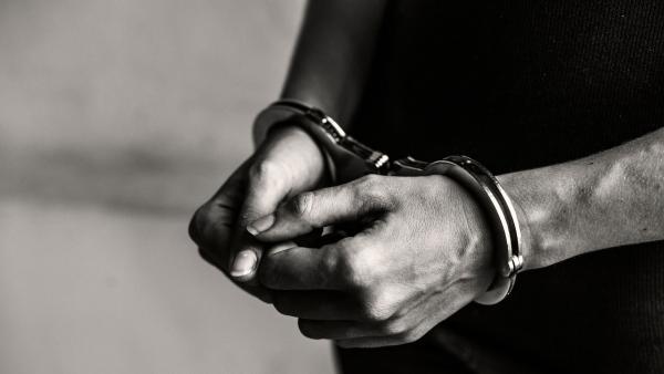 В Коряжме задержали подозреваемого в сексуальном насилии над знакомой девушкой 