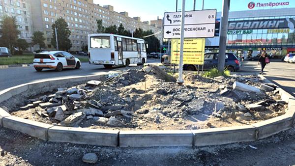 Реконструкция привокзальной площади в Архангельске превращается в унылый долгострой