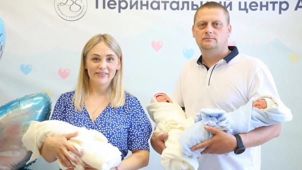 Пара из Архангельской области в Год семьи обзавелась долгожданной тройней