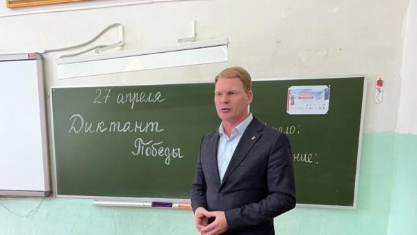 Главу Устьянского округа Сергея Котлова оштрафовали за ужасное содержание дорог