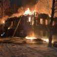 В Архангельской области после огненного ЧП обрушилась кровля аварийного дома