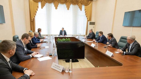 Александр Цыбульский встретился с представителями парламентских партий Поморья