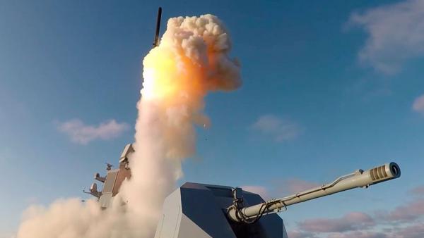 Фрегат «Адмирал Касатонов» поразил ракетой «Калибр» цель на полигоне в Поморье