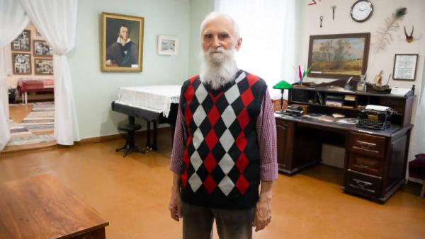 Создатель частного литературного музея в Архангельске передал его городу