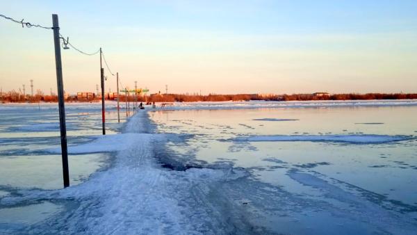 В Архангельске закрылись две пешеходные ледовые переправы