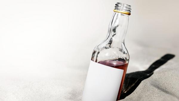 Житель Коряжмы ударил собутыльника бутылкой по голове за нравоучения